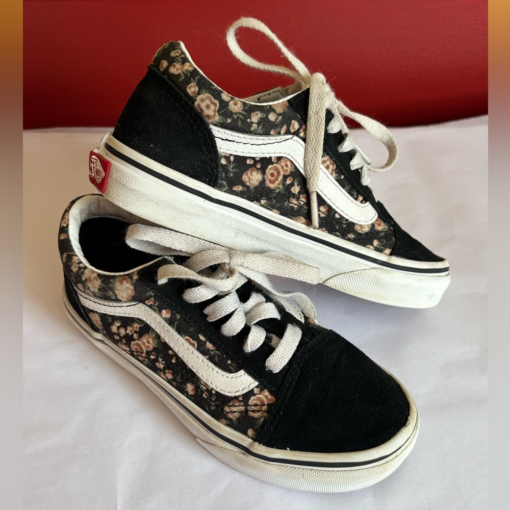 Vans Old Skool sneakers in the "Rose Dreams" black and white Low-Top Sneakers